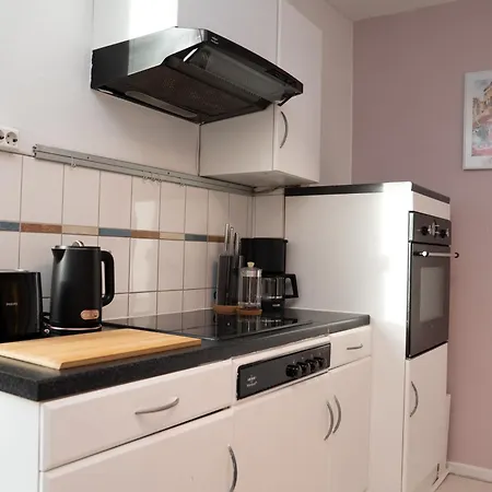 Lebenslang - Naehe Weserstadion & Viertel Appartement *